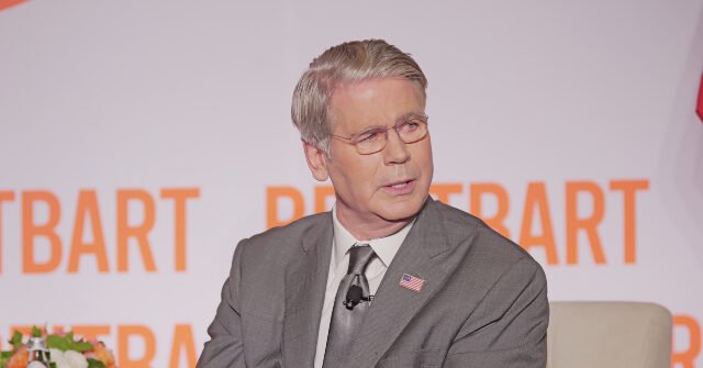 Exclusif – Le secrétaire d'État Scott Bessent parle de Trump dépassant les attentes des sceptiques et créant des centaines de milliers d'emplois dans le secteur manufacturier : les économistes « aiment maintenir le statu quo » et n'ont « aucune imagination »