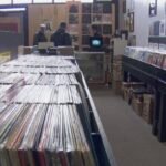Un homme accusé d'avoir tenté de mettre le feu à un magasin de disques de Portland après avoir refusé d'acheter ses disques