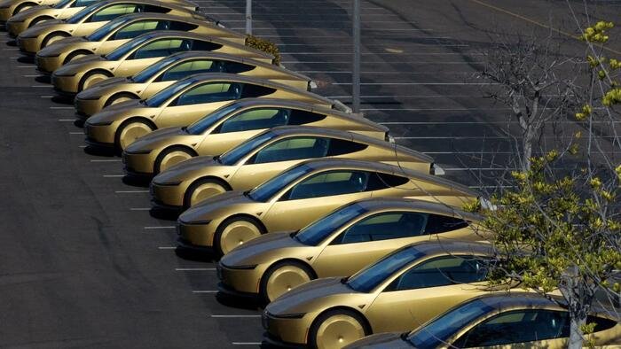 Les débuts du Cybercab de Tesla échouent alors que la NHTSA ouvre une enquête