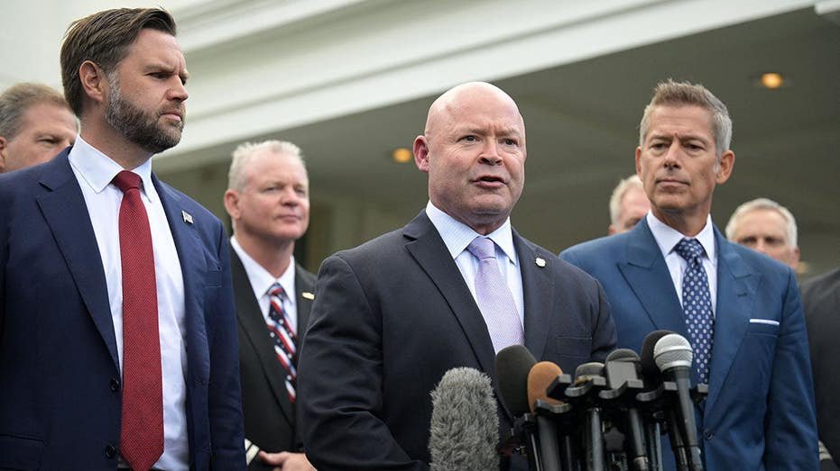 Le chef des Teamsters devenu le chouchou du monde MAGA soutient les républicains lors d’une confrontation clé au Sénat