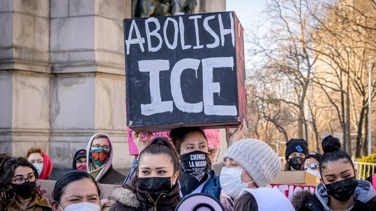 La politique anti-ICE de Sherrill martelée après qu'un chauffeur migrant en fuite ait blessé l'épouse du maire démocrate