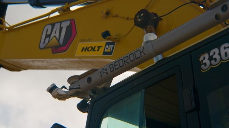 Des pelles autonomes creusent avec des cabines vides