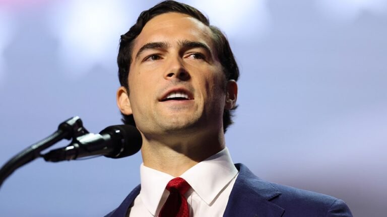 Le brandon du GOP dit qu'il "ne va pas s'excuser" après avoir retourné le script sur la dernière tendance réveillée des Dems
