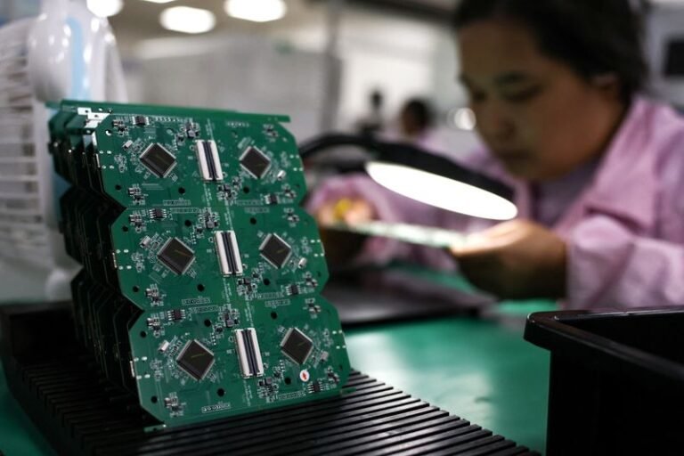 L’activité des usines a rebondi en août alors que l’IA a alimenté l’expansion en Asie