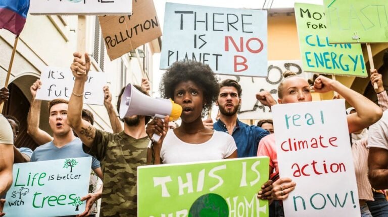 À l'intérieur de la poussée anti-centres de données de l'extrême gauche et de ce qui, selon les experts, la motive : « Un manuel que nous avons déjà vu »