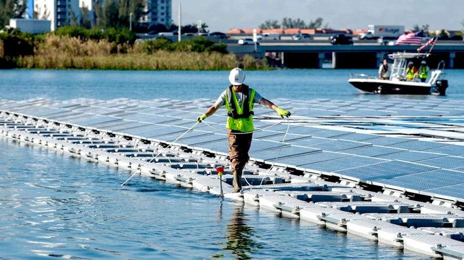 Les panneaux solaires flottants pourraient sauver des millions de personnes aux villes. Votre ville est-elle la prochaine ?