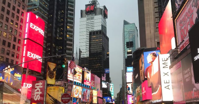Une femme mortellement abattue à Times Square sans armes à feu suite à une attaque au couteau