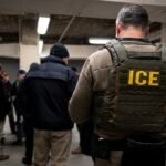 Trump réaffirme LA politique d'arrêt des GLACES après que des directives déroutantes déclenchent l'alarme parmi les agents
