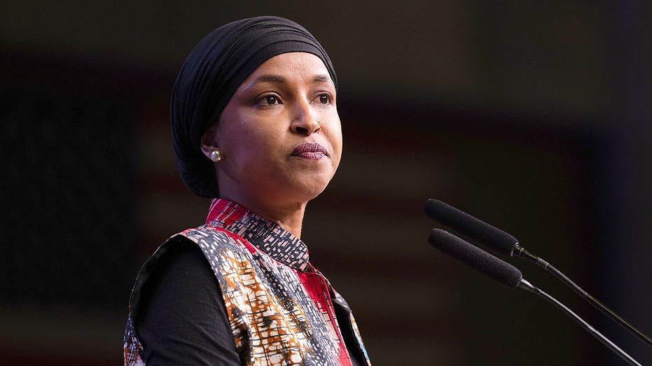 Trump pourrait-il révoquer la citoyenneté d'Ilhan Omar pour un prétendu mariage de frère ? L'ex-procureur fédéral le décompose