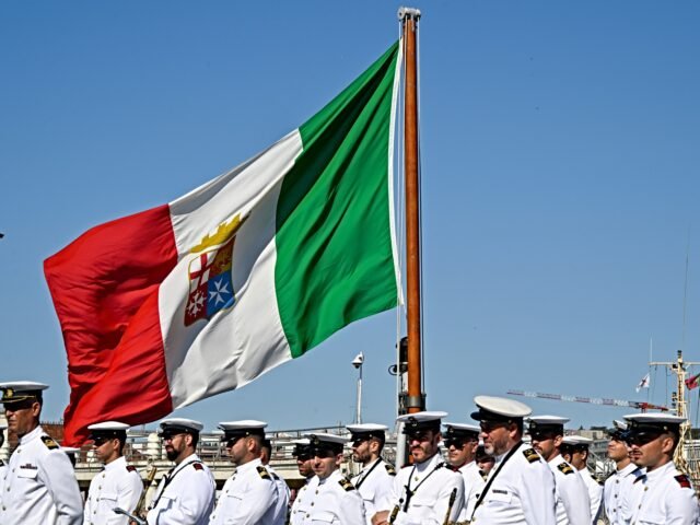 italian-navy-flag-640x480 (1)