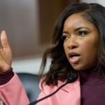 ‘F--- her’ : Jasmine Crockett incendiée par un ancien collègue de Dem sur qui elle a laissé sur la liste d'approbation