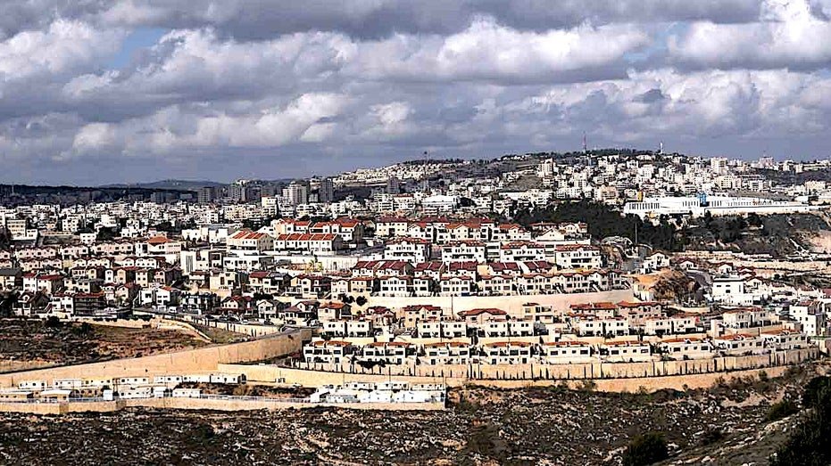 La répression dramatique des colonies israéliennes par la Grande-Bretagne suscite une réaction féroce alors que les États-Unis se préparent à réagir.