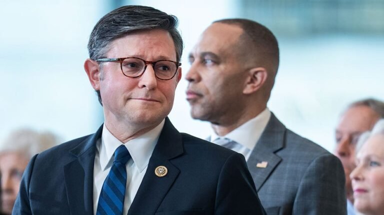 À l'intérieur du plan des républicains de la Chambre pour mettre fin à l'opposition démocrate et adopter une carte d'électeur soutenue par Trump