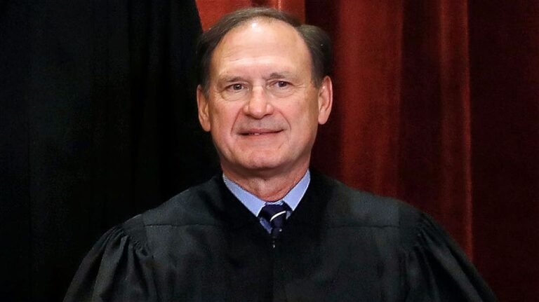L'épreuve de force climatique de la Cour suprême secouée par la décision de dernière minute d'Alito