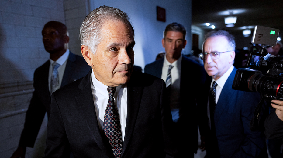 Un juge fédéral renvoie le procureur de Philadelphie, Larry Krasner, au ministère de la Justice pour une éventuelle enquête criminelle