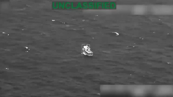 Les États-Unis coulent une autre « station de ravitaillement flottante » liée à un groupe « narcoterroriste »