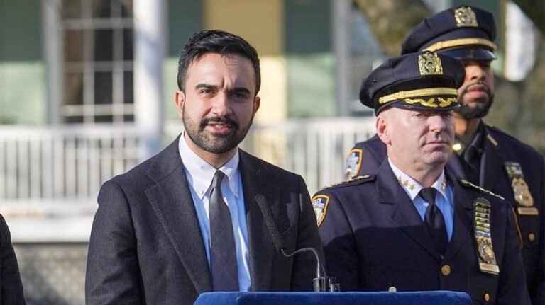 Zohran Mamdani invité à éviter le mémorial du 11 septembre à New York : « vil antisémite »