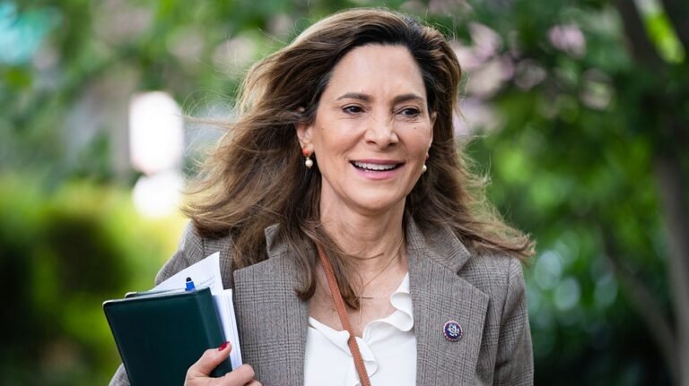 Le député républicain de la Chambre sous le feu de ses collègues républicains après avoir critiqué Trump sur l'immigration