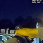 REGARDER: Un suspect de détournement de voiture dans le Maryland se dirige vers les flics alors qu'ils ouvrent le feu
