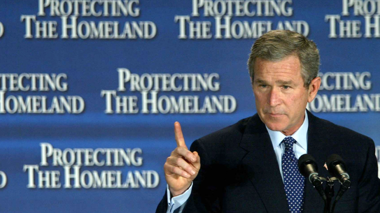 Pour un « moment horrible », Bush à la Maison Blanche a pensé que l’armée américaine avait abattu le vol 93