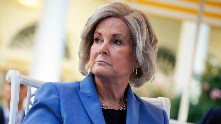 La chef de cabinet de la Maison-Blanche, Susie Wiles, annonce qu'elle est exempte de cancer