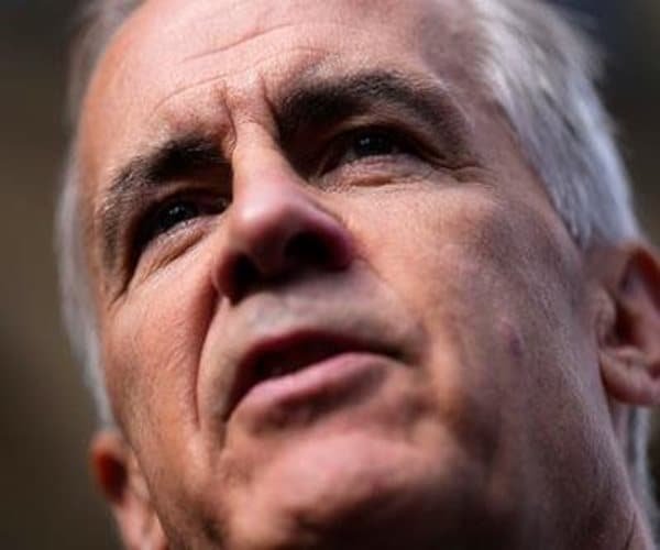 Alors que de nouveaux tarifs douaniers s'imposent aux États-Unis, le Canada cherche à resserrer ses liens avec l'UE