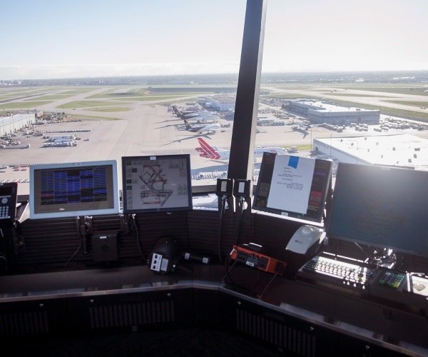 Les législateurs poussent la FAA à filtrer les liens avec la Chine dans la révision de l'ATC