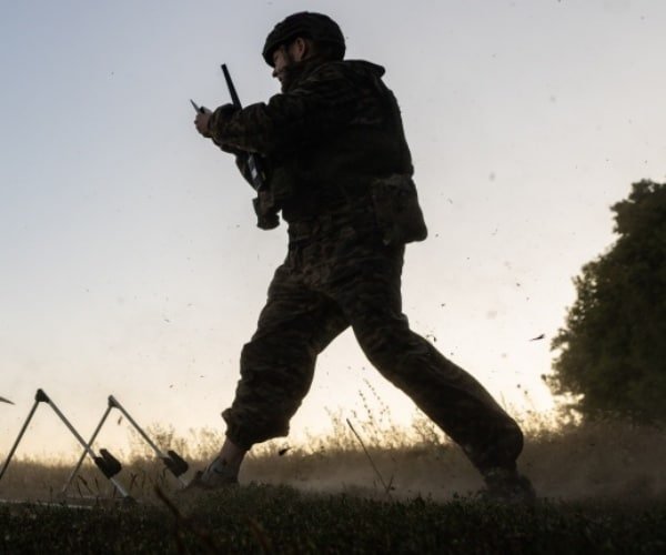 Rapport : Des vétérans britanniques forment des combattants russes