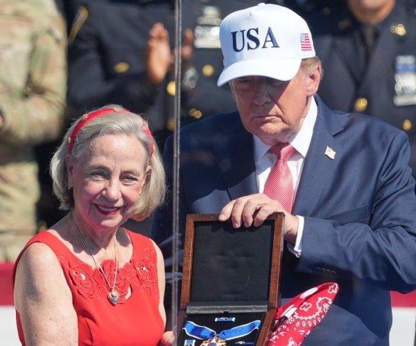 Trump rend hommage à titre posthume au héros du 11 septembre, Welles Crowther