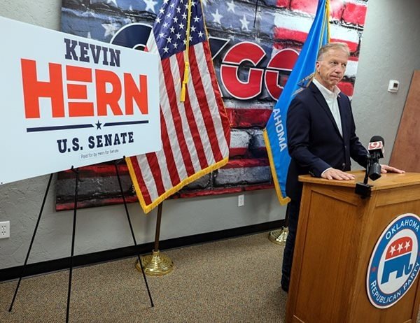 Le représentant Hern à Newsmax : Le socialisme « vivant et bien » avec les démocrates