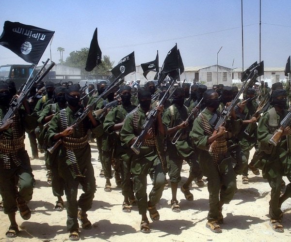 Les États-Unis mettent en garde : l’alliance Houthi-Al-Shabaab constitue une menace mondiale