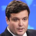 Pigott à Newsmax : l'école manufacturière de Trump va former des travailleurs américains