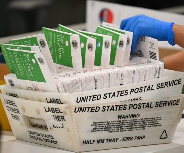Le temps presse pour la répression du vote par correspondance de Trump