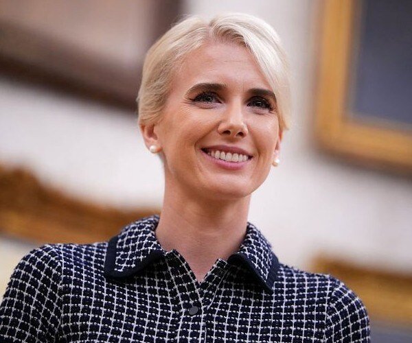 Trump a offert des cadeaux de Noël de 45 000 $ à Natalie Harp et à 2 autres assistants de WH