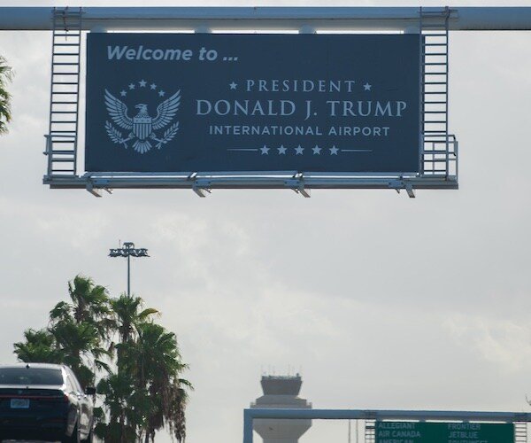La FAA veut des restrictions de vol à proximité de l’aéroport Trump