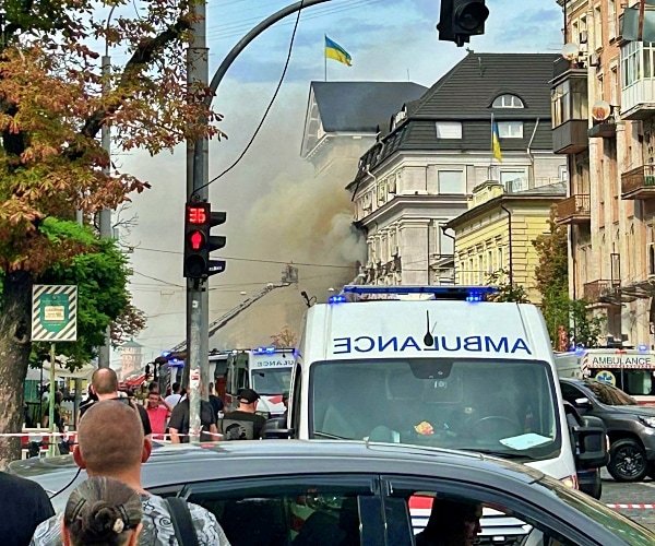 Un drone russe frappe le siège de la sécurité ukrainienne avant les pourparlers américains