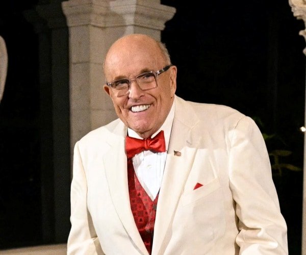 Giuliani à Newsmax : Mamdani à la cérémonie du 11 septembre « m'offense »