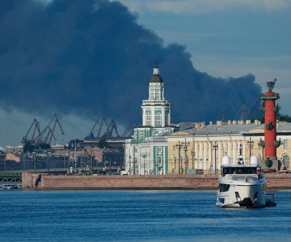 Les attaques de drones en Ukraine perturbent l’été des Russes