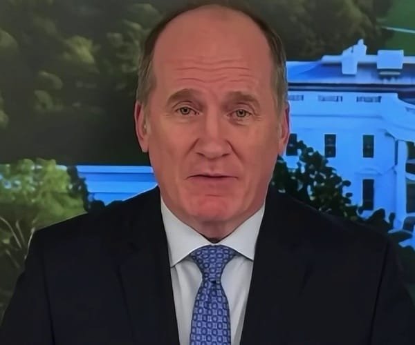 Expert en lutte contre le terrorisme auprès de Newsmax : l'administrateur de Biden a « dissimulé » une violation élector