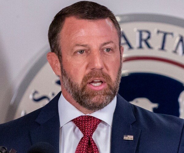 Mullin fait l'éloge des pilotes de la Garde côtière après un atterrissage d'urgence