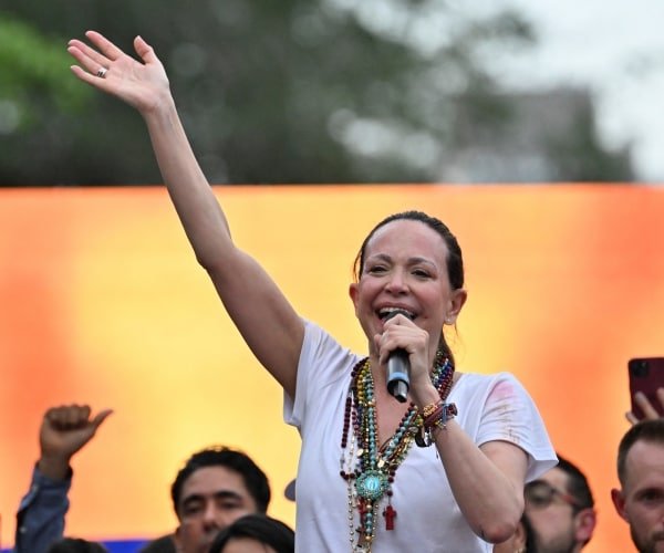 Machado appelle à des élections libres au Venezuela, premières remarques depuis l'accord pétrolier avec Trump