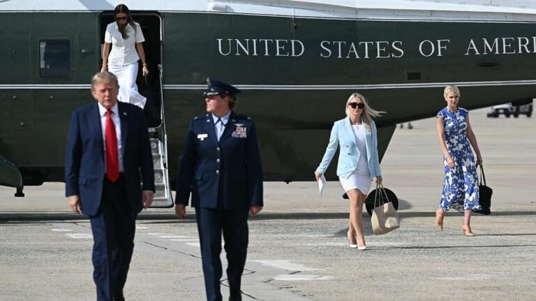 L'attaque d'extrême gauche se retourne de manière spectaculaire alors que la personnalité radicale en ligne gémit après avoir attaqué une assistante de Trump
