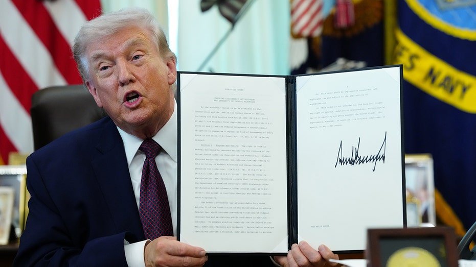 Trump dénonce le « désastre » de la Cour suprême après que les juges se soient prononcés contre lui sur le vote par correspondance
