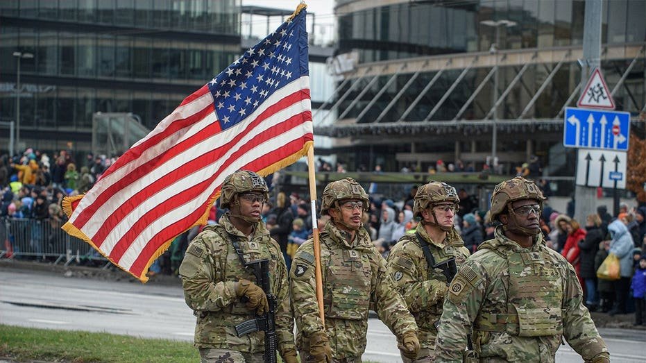 Le voisin de la Russie révèle des appels personnels à Trump alors que les États-Unis pèsent le retrait des troupes de l'OTAN en Europe