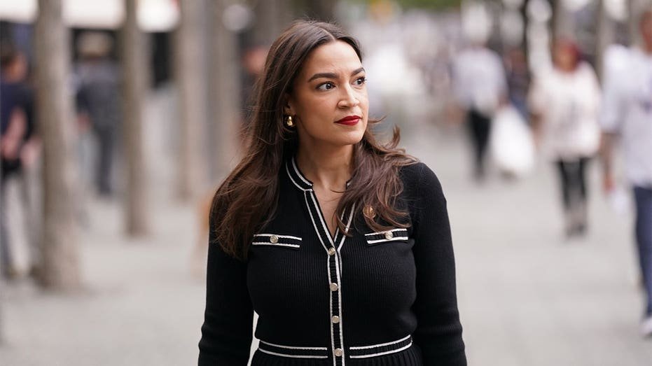 Le récit dramatique de l'AOC sur les allégations de viol de Cornell entre en collision avec les détails de la plainte