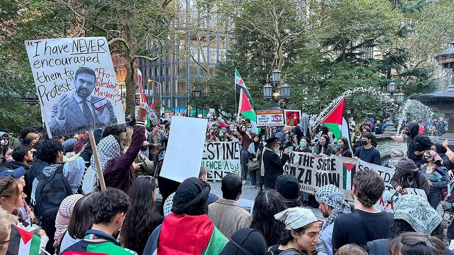 Des groupes anti-israéliens se rassemblent à travers les États-Unis à l'occasion de l'anniversaire du 7 octobre, scandant « Vive l'Intifada »