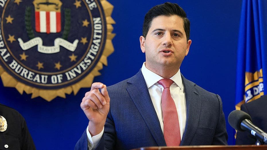 Le juge fédéral statue que Bill Essayli sert illégalement en tant qu'avocat américain de facto en Californie