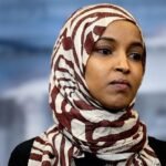 Le guide de l'auto-stoppeur expliquant pourquoi le retrait d'Ilhan Omar du Congrès pourrait être plus difficile que prévu par Trump