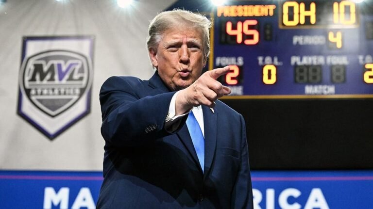 Trump vante « l'âge d'or » au rassemblement de l'Ohio, exhorte les électeurs à remporter des victoires à mi-parcours du GOP