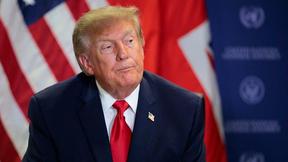 Un chroniqueur du NYT s'est battu en ligne pour avoir suggéré que Trump était à blâmer pour le viol présumé d'un gang de Cornell